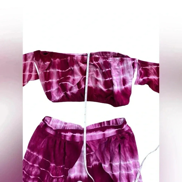 Tiger Mist Tie-Dye boho Off the should crop top and short set. Size small/medium - Picture 7 of 14